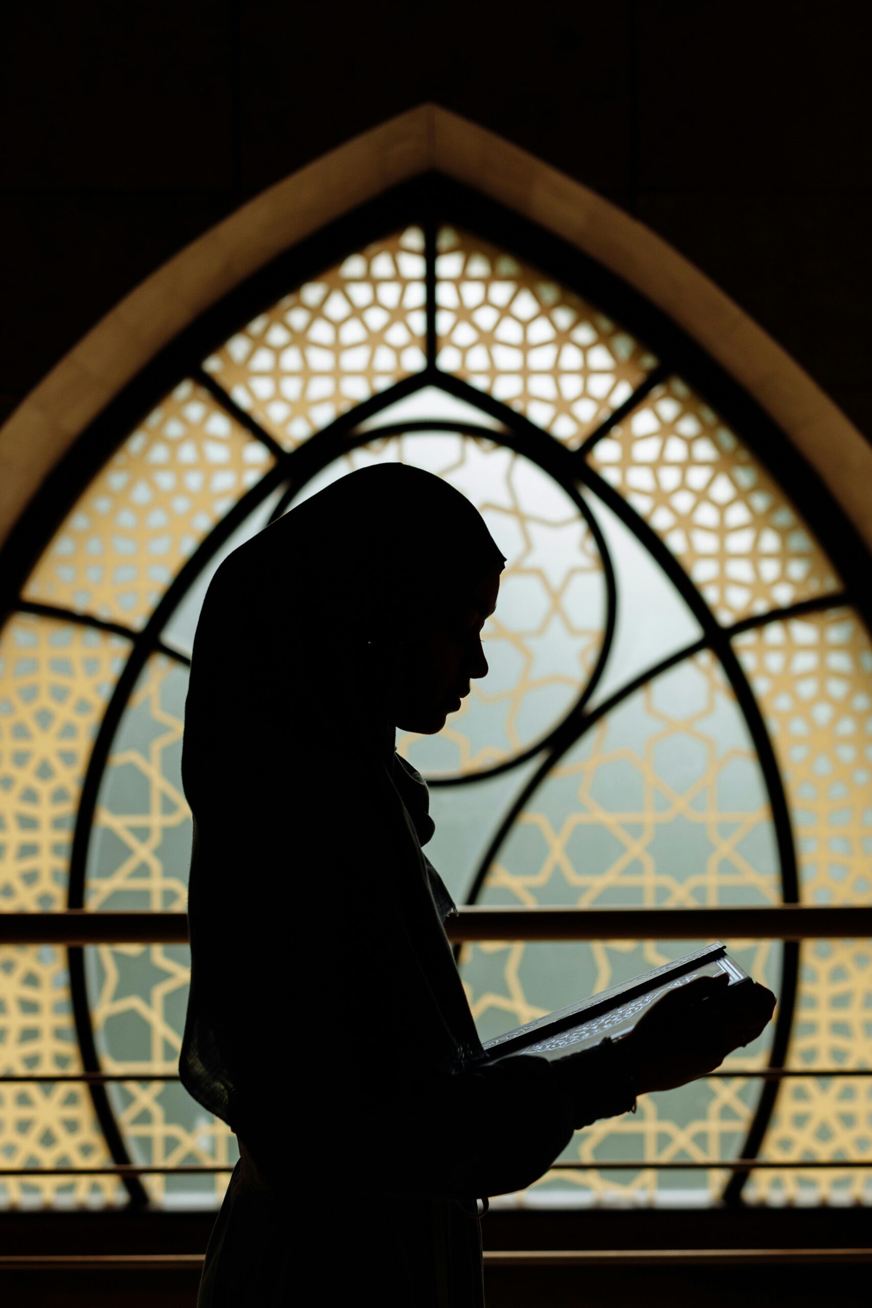 Comprehensive Alimah Course for Females With Bachelor Degree And Master’s Degree In Arabic